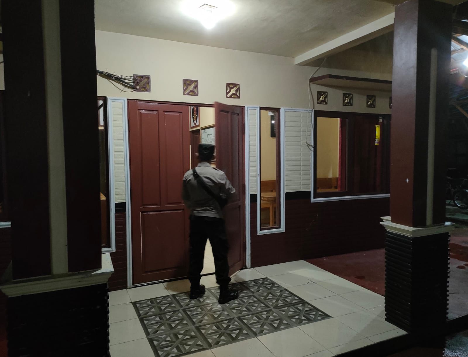 Polsek Montallat Laksanakan Patroli Malam Untuk Ciptakan Keamanan Dan Ketertiban Masyarakat