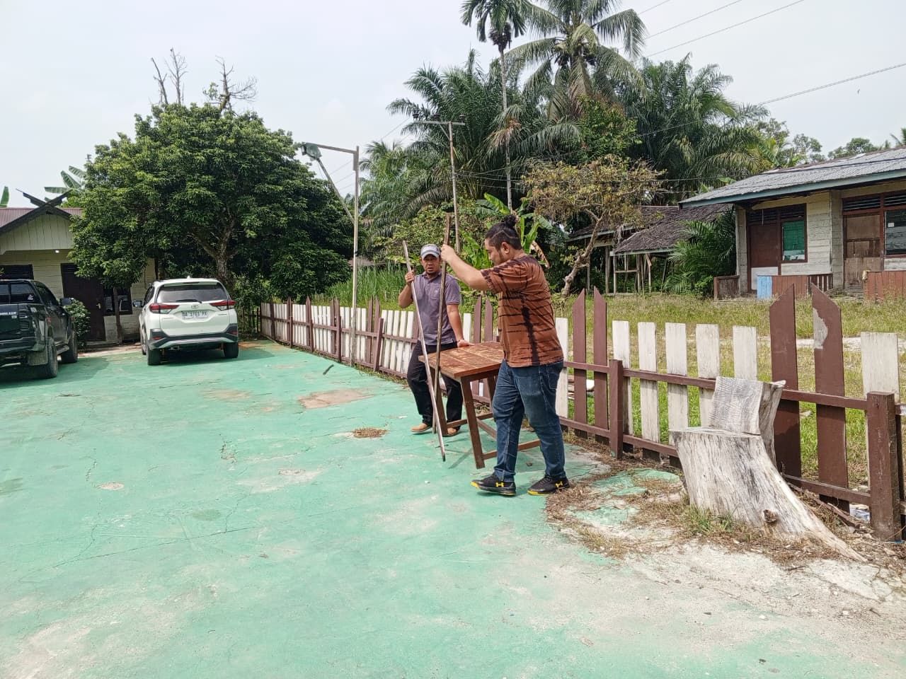 Gerakan Indonesia Asri Diperkuat, Polsek Tewang Sangalang Garing dan Pulau Malan Laksanakan Kurve Mulai dari Area Mako
