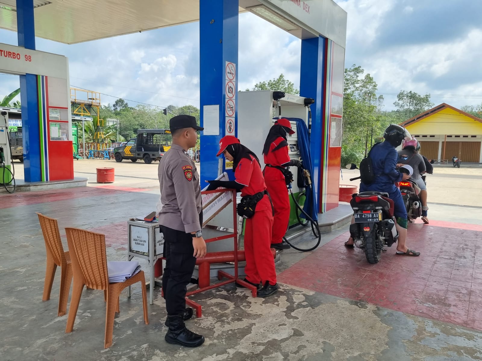 Berikan Rasa Aman dan Nyaman di SPBU, Polsek Teweh Patroli ke SPBU di Wilayah Kecamatan Teweh Tengah