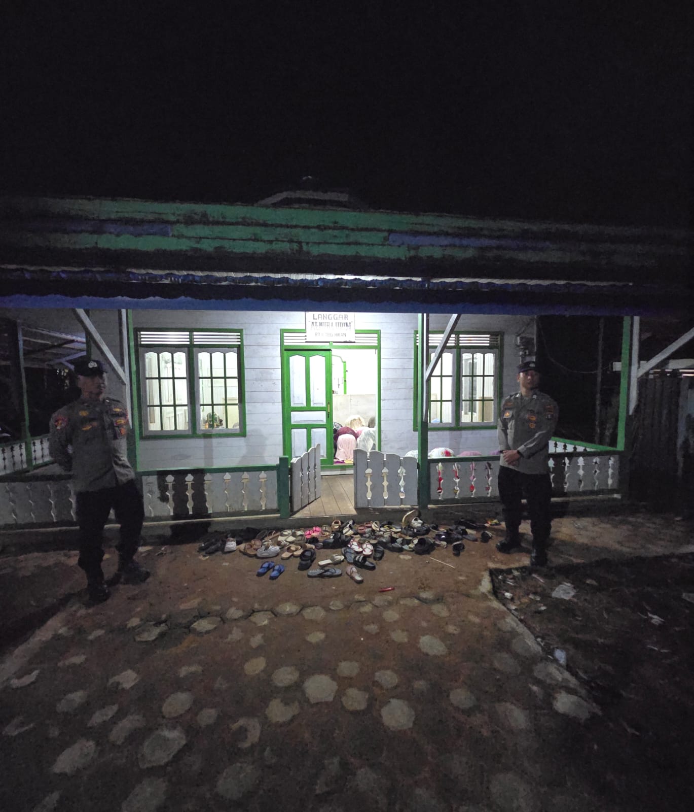 Ciptakan rasa aman selama Ramadhan 2026, Polsek Marikit Laks PAM dan Monitoring Ibadah Sholat Tarawih.