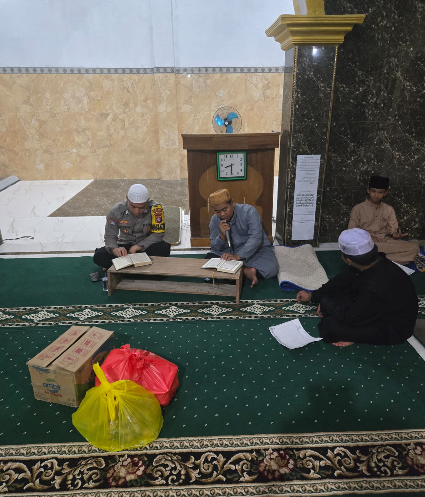 Personel Polsek Marikit Laksanakan Tadarus Al-Qur’an di Masjid Jami At-Taqwa, Semarakkan Ramadan 1447 H