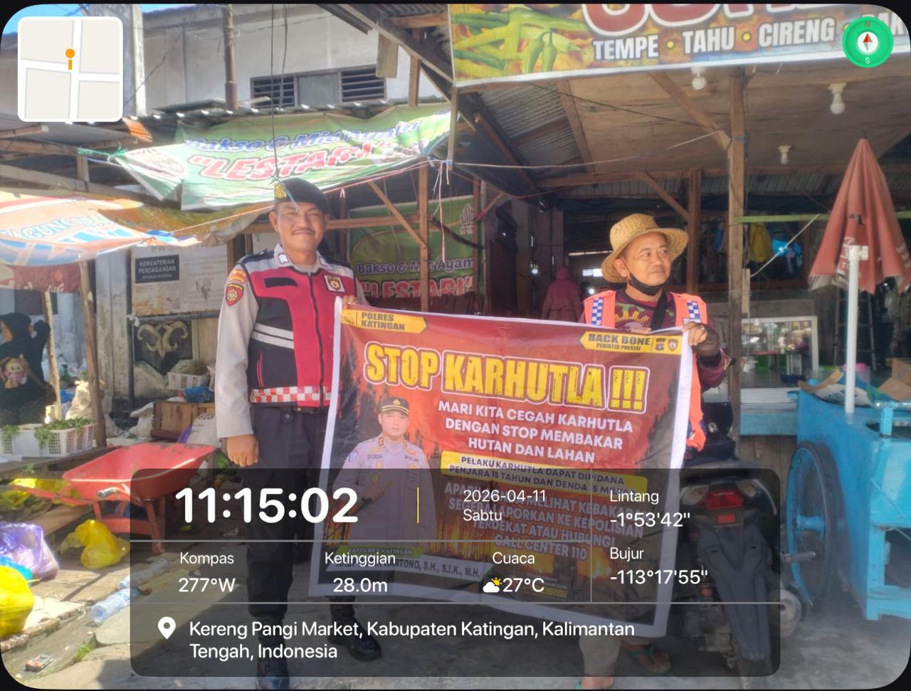 Personel Samapta Polres Katingan Sosialisasikan Pencegahan Karhutla kepada Masyarakat Desa Hampalit.