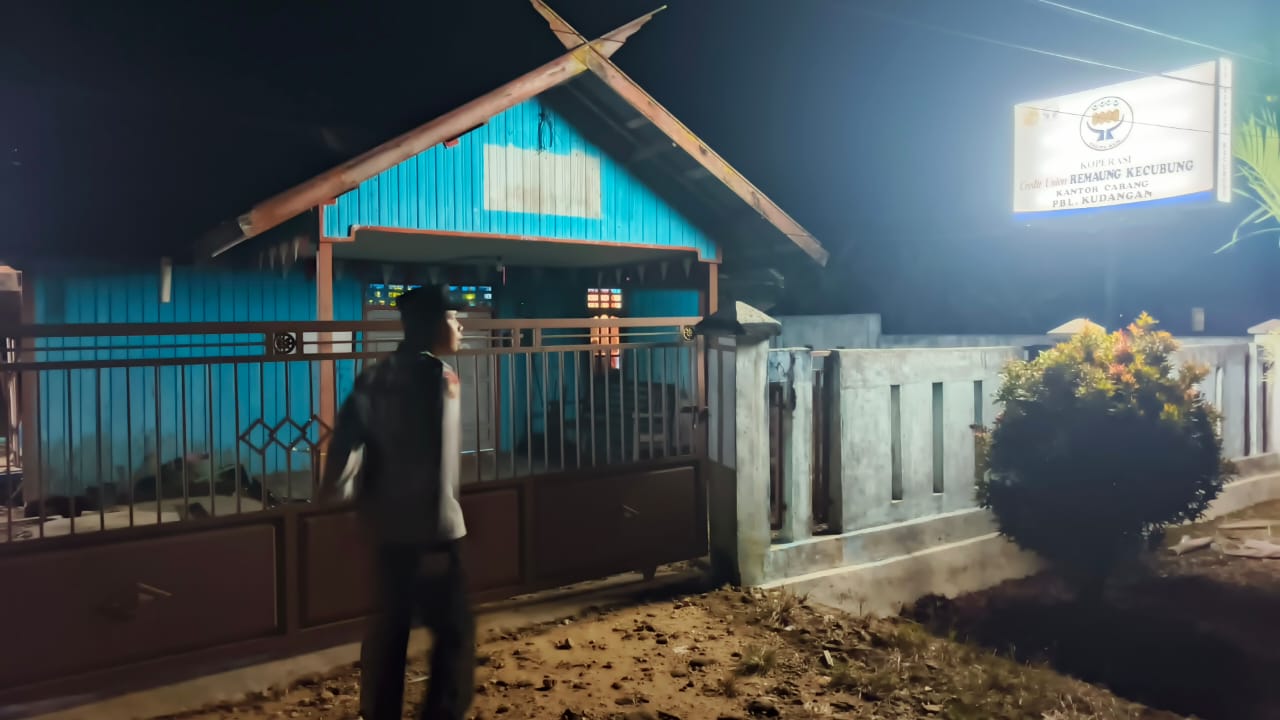 Piket Polsek Delang melaksanakan patroli diwilkum Polsek Delang