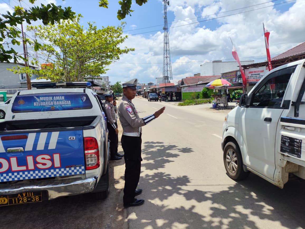 PENLING, Satlantas Polres Katingan Penyuluhan Keliling Kepada Para Pengendara