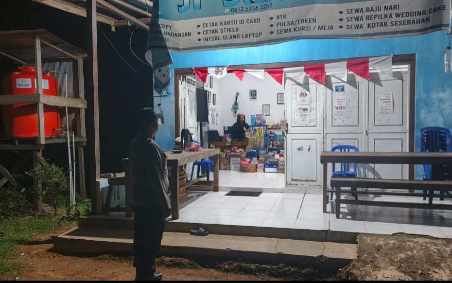 Piket Polsek Delang melaksanakan Silaturahmi ke warga masyarakat