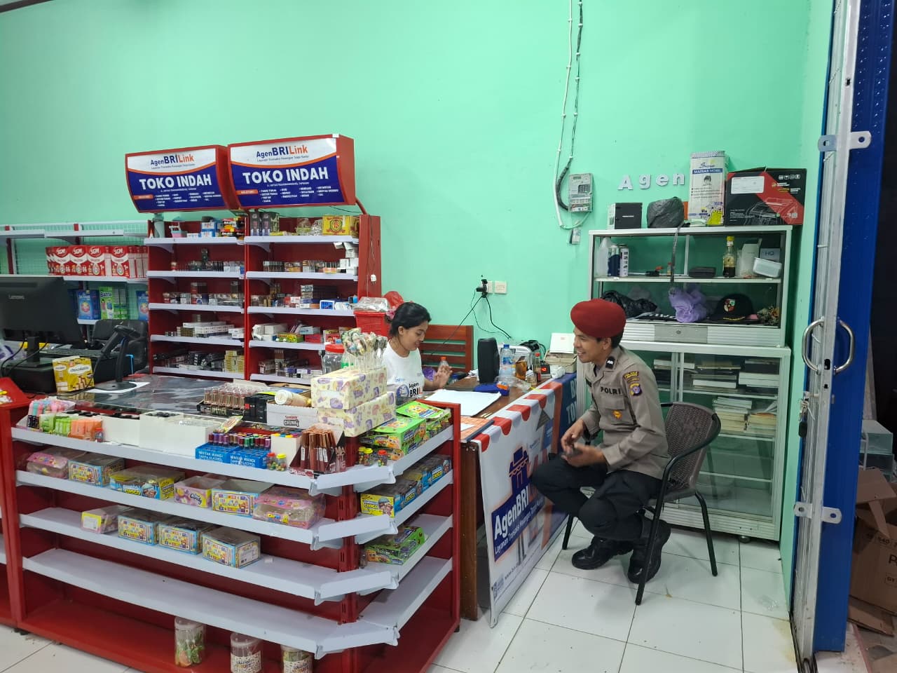 Piket Polsek Lamandau sambang dan Silaturahmi Ke Pedagang