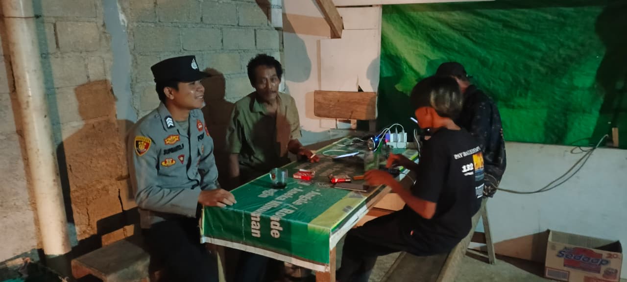 Secangkir Kopi, Segudang Informasi: Polsek Lamandau Rangkul Warga Lewat Patroli Humanis