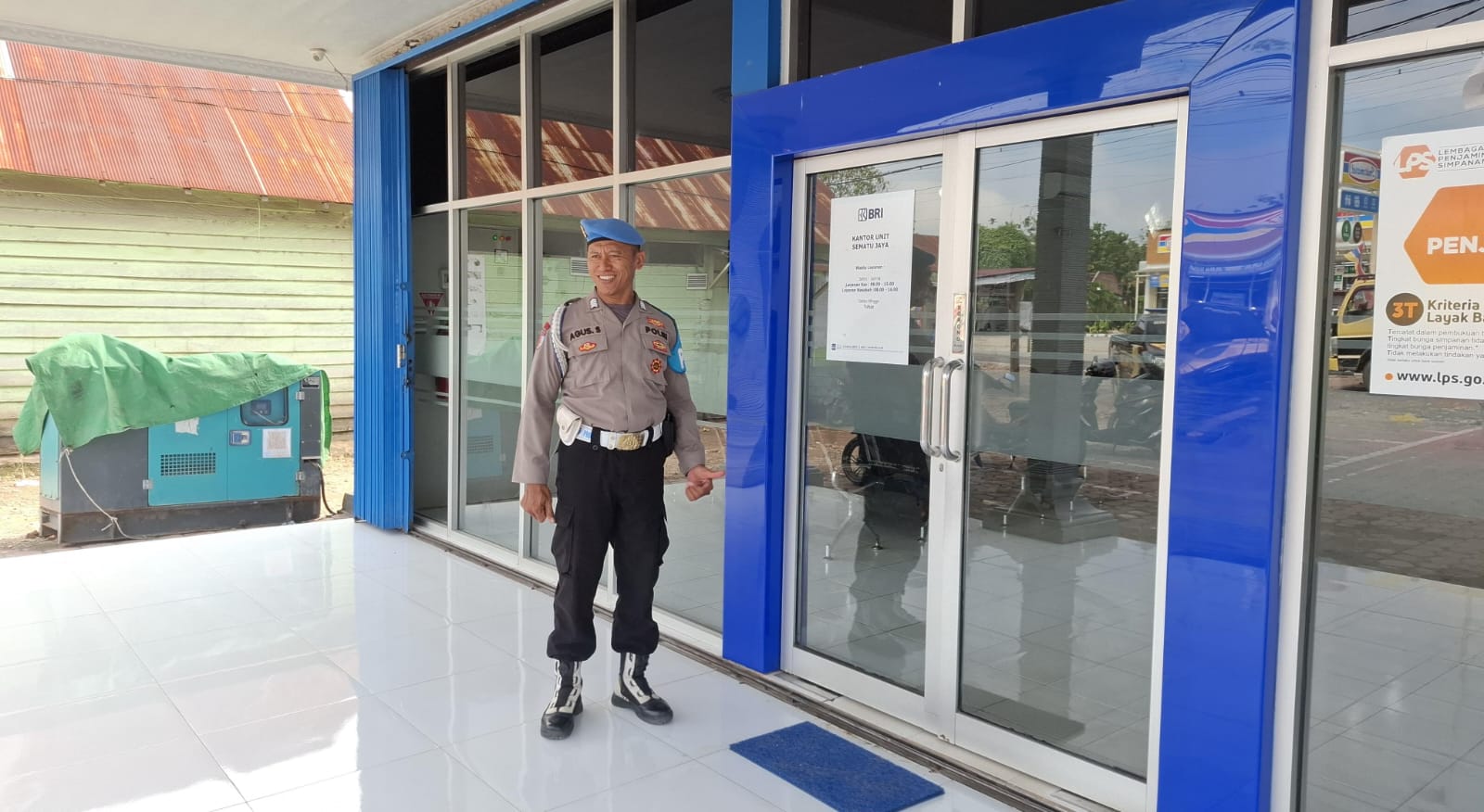 Kapolsek Sematu Jaya IPDA Eko Haryanto, S.H. mengatakan patroli merupakan kegiatan rutin baik siang maupun malam hari tersebut guna mencegah terjadinya tindak pidana untuk mewujudkan situasi kamtibmas yang aman dan kondusif
