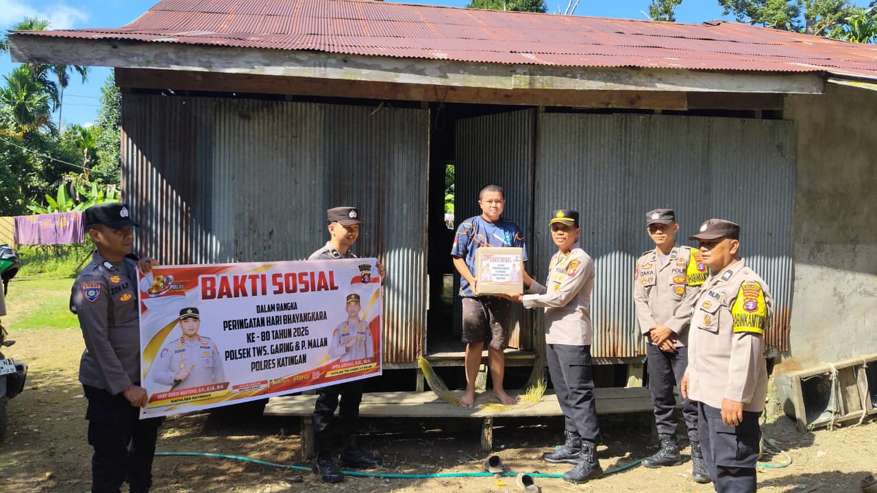“80 Tahun Mengabdi untuk Masyarakat” Polsek Tewang Sangalang Garing dan Pulau Malan Melaksanakan Kegiatan Bakti Sosial
