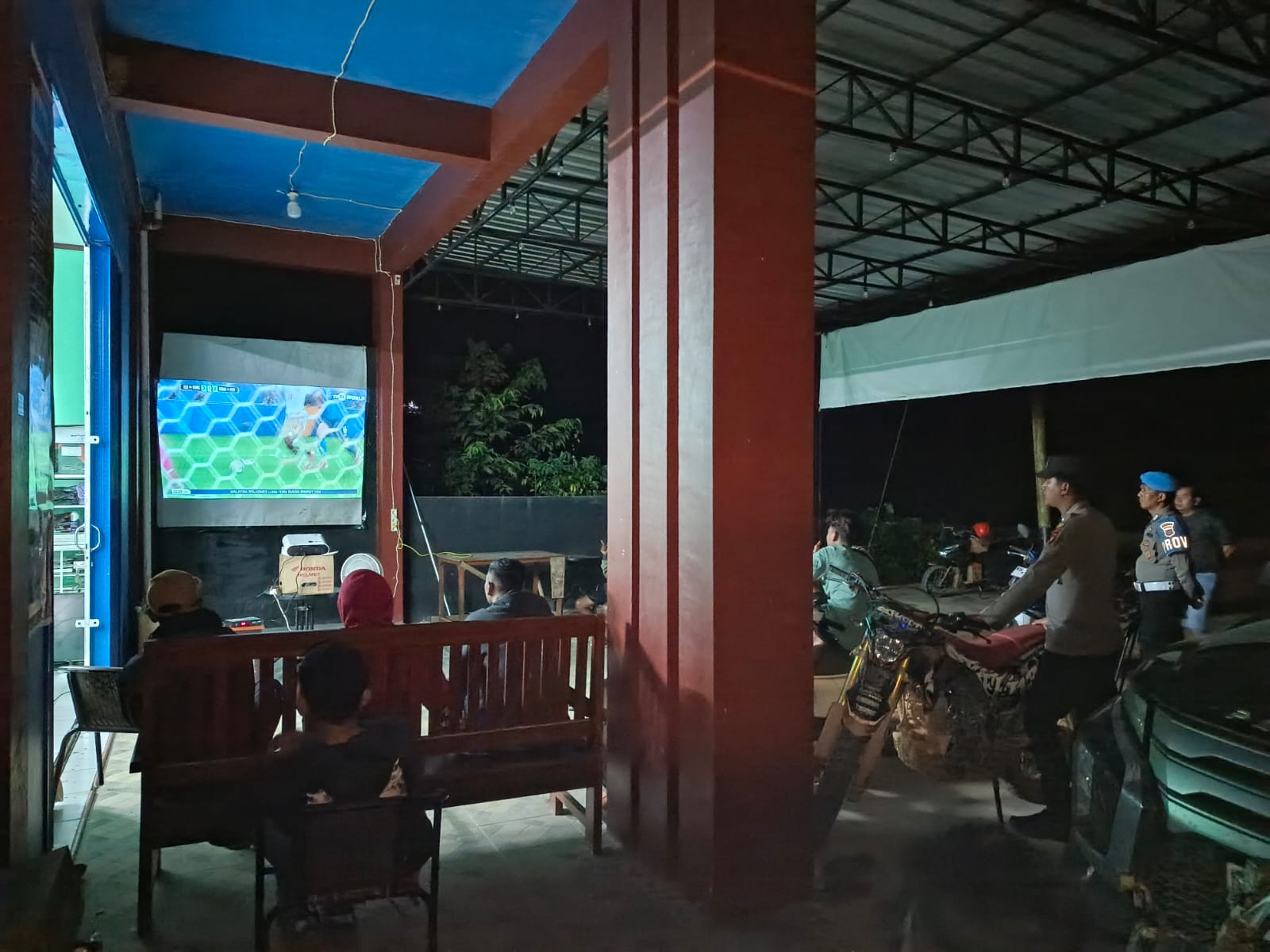 Nobar Piala Dunia Jadi Sarana Polsek Lamandau Jalin Kedekatan dengan Masyarakat