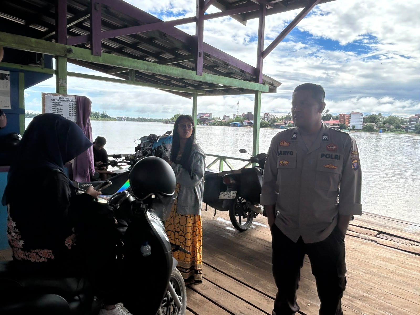 Perkuat Kamtibmas, Polsek Katingan Tengah Sambangi Warga