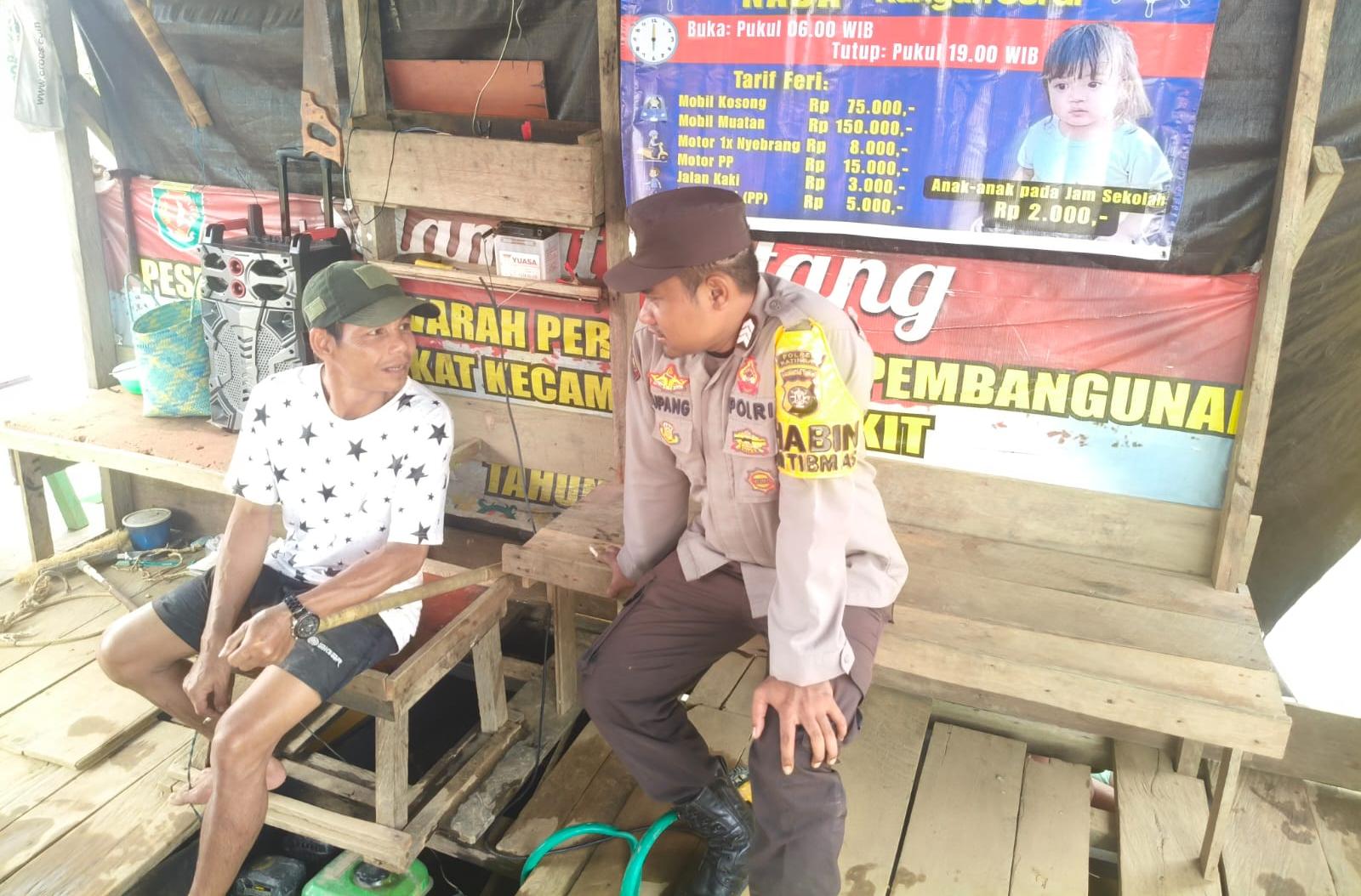 RANGKUL WARGA DINGINKAN SUASANA, BHABINKAMTIBMAS POLSEK MARIKIT AKTIFKAN COOLING SYSTEM DI TUMBANG DAKEI