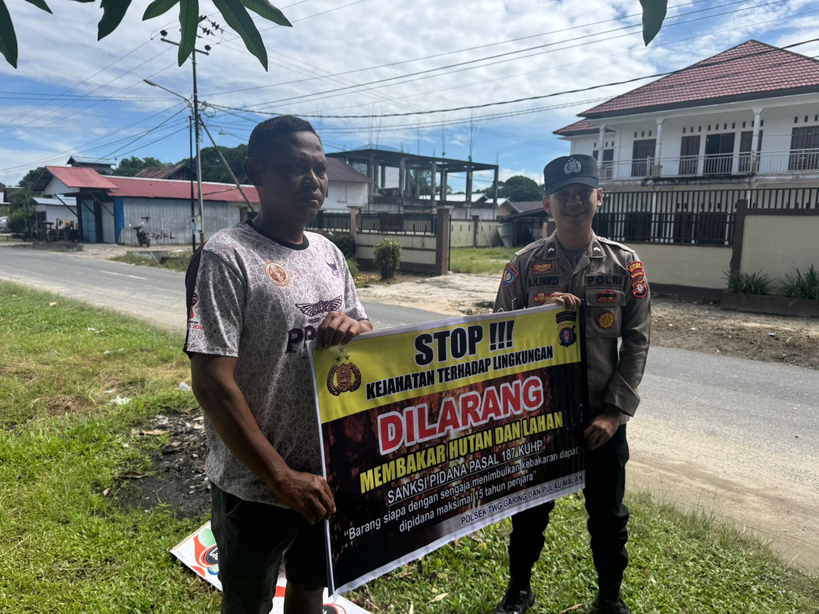 Ciptakan lingkungan sehat Polsek Tws Garing dan Pulau Malan sosialisasi Stop Karhutla.