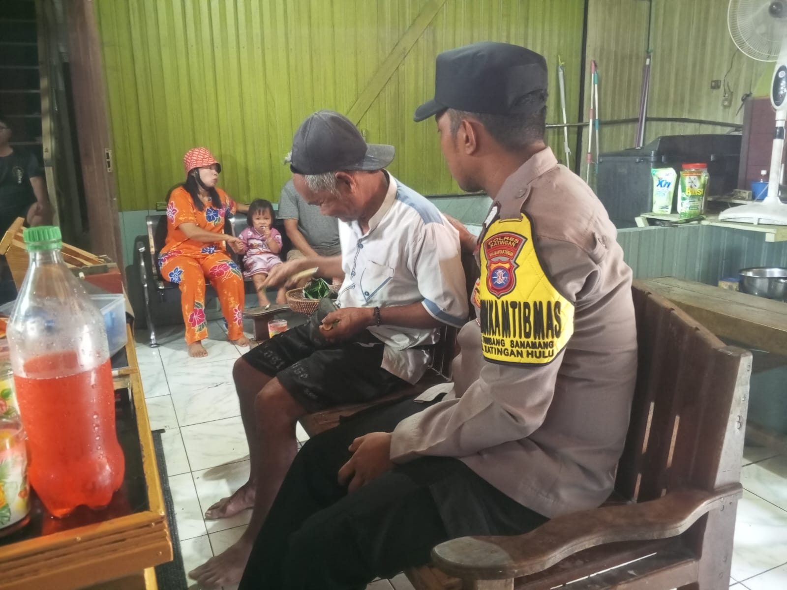 ‎BHABINKAMTIBMAS POLSEK KATINGAN HULU MELAKSANAKAN SAMBANG KEPADA WARGA MASYARAKAT