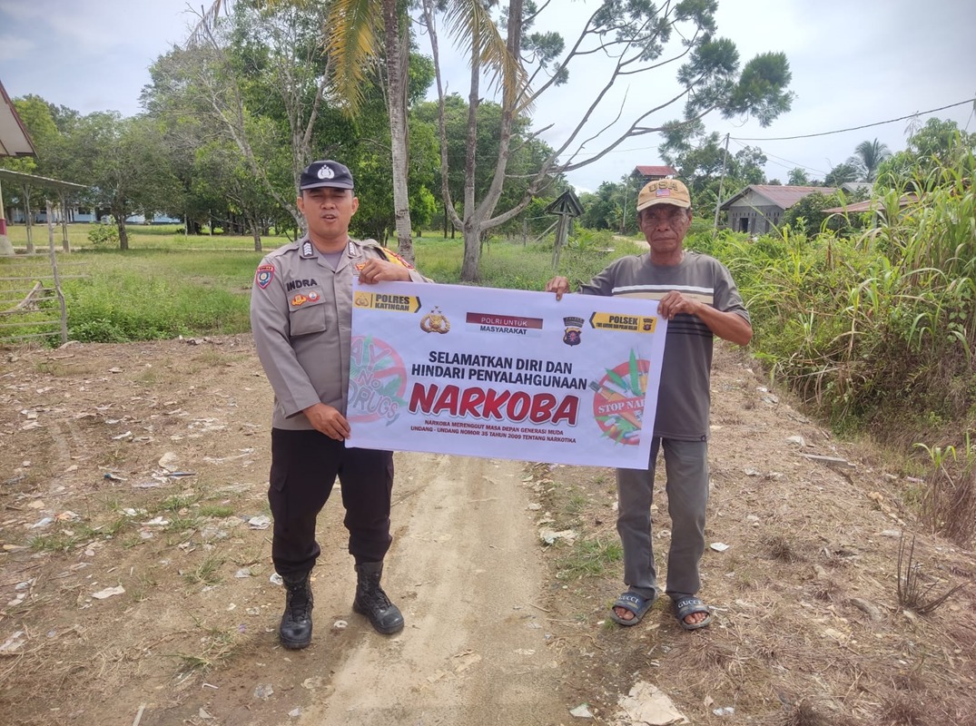 Melalui Imbauan dan media spanduk, Polsek Tewang Sangalang Garing dan Pulau Malan Imbau Warga Tidak Terjerumus Penyalahgunaan Narkoba.