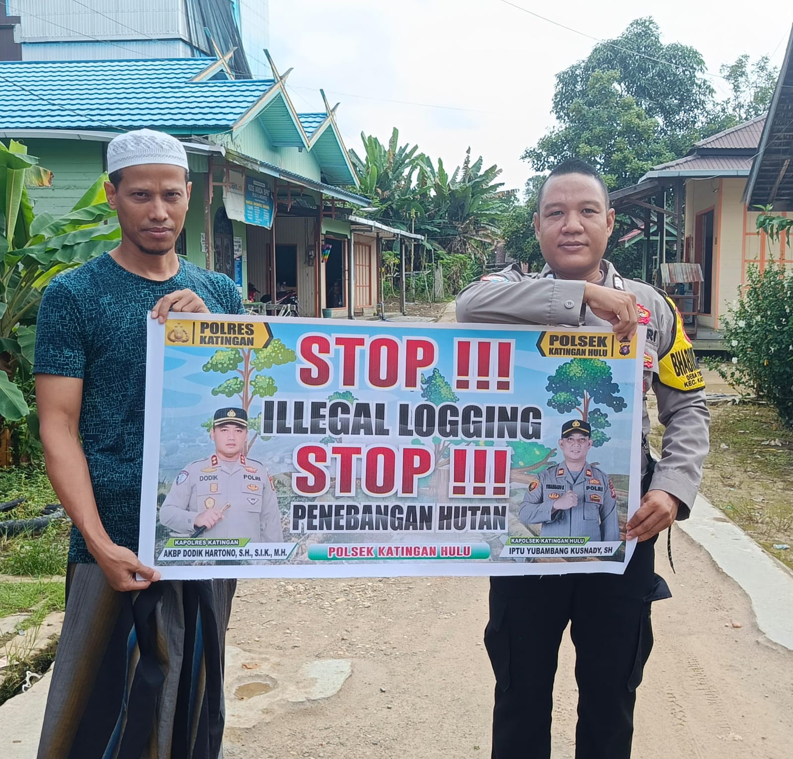 Upaya Pencegahan Penebangan Hutan secara Liar (Ilegal Logging), Bhabinkamtibmas sosialisasi kepada masyarakat.
