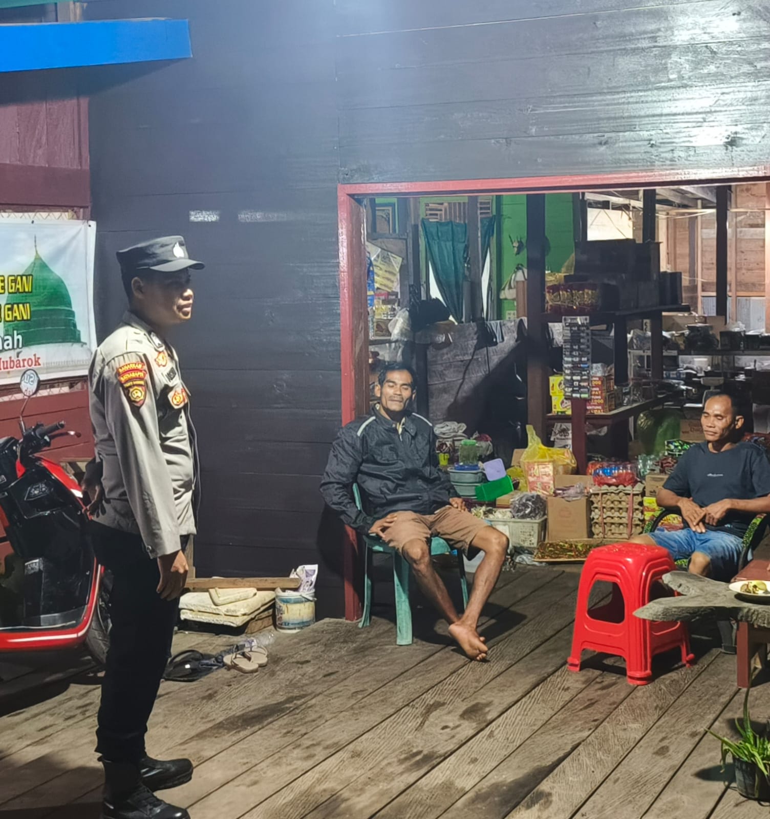 Patroli Pertokoan, Polsek Delang Tingkatkan Pengawasan di Kawasan Perdagangan