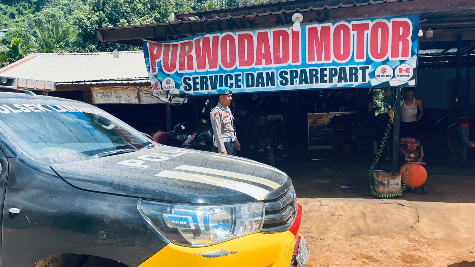 Sambangi Pelaku Usaha Bengkel, Polsek Lamandau Perkuat Kemitraan dan Sampaikan Pesan Kamtibmas