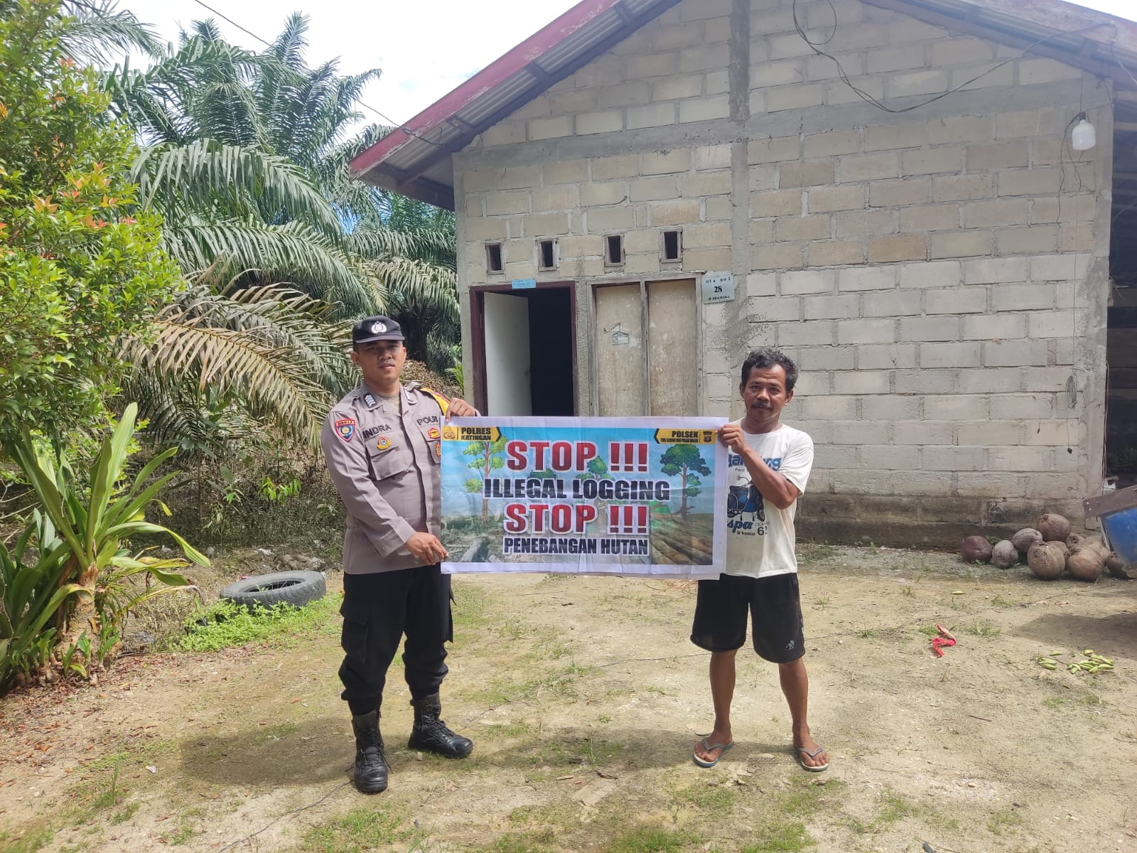 Upaya pencegahan ilegal logging dan mining Bhabinkamtibmas Polsek Tws Garing dan Pulau Malan gencar gencar rutin sosialisasi larangan ilegal Logging dan Mining.
