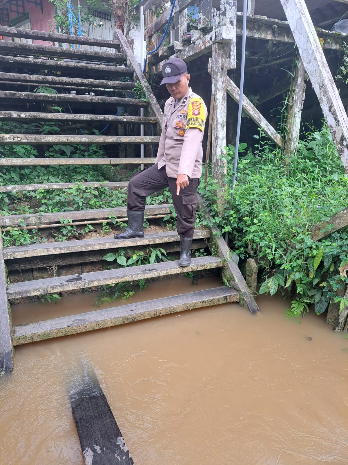Debit Air terpantau normal , Polsek Katingan Hulu dan Bukit Raya Imbau Warga agar tetap selalu waspada.
