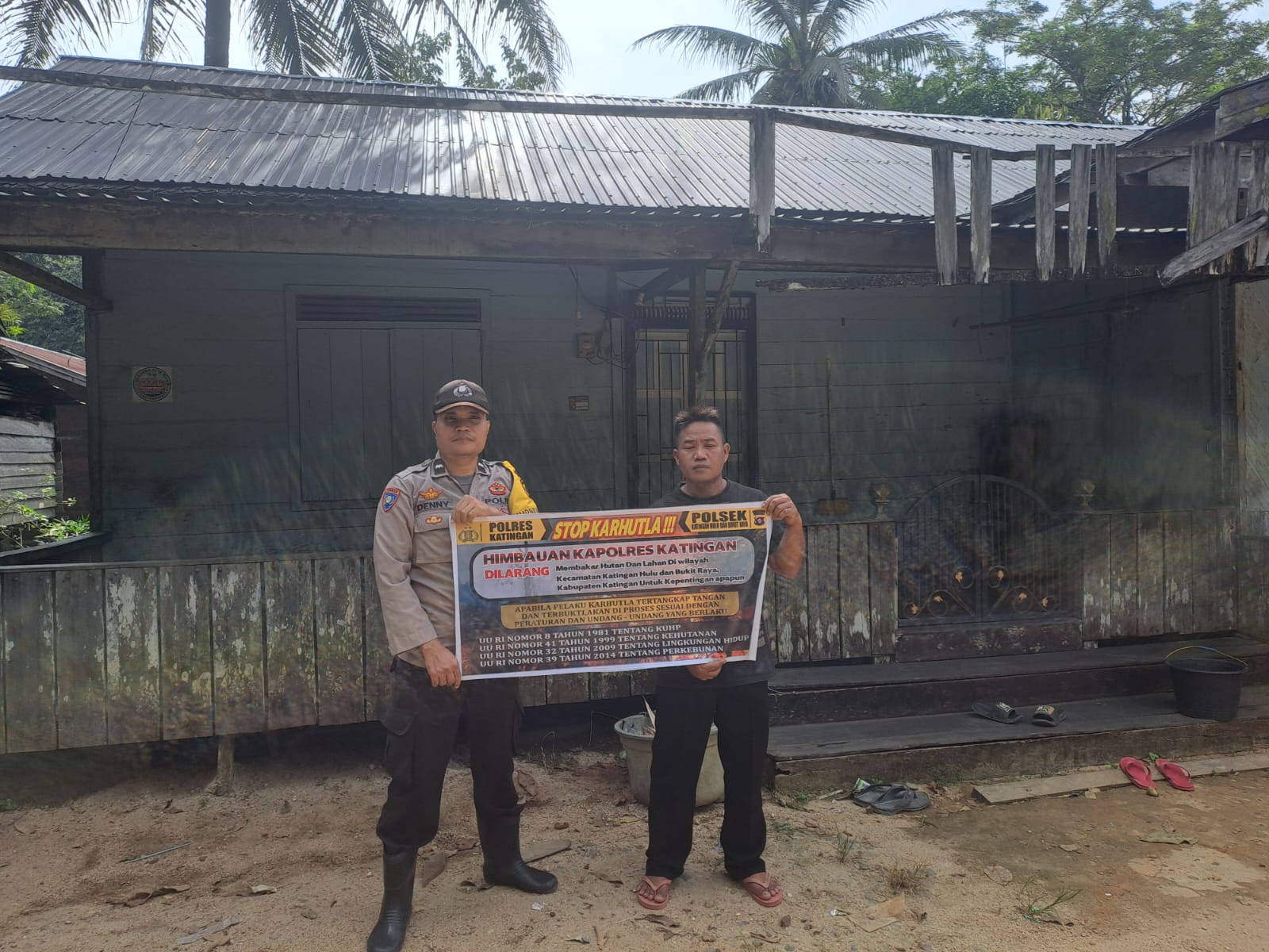 Upaya Pencegahan Kebakaran Hutan dan Lahan di Kecamatan Katingan Hulu dan Bukit Raya, Bhabinkamtibmas sosialisasi kepada masyarakat.