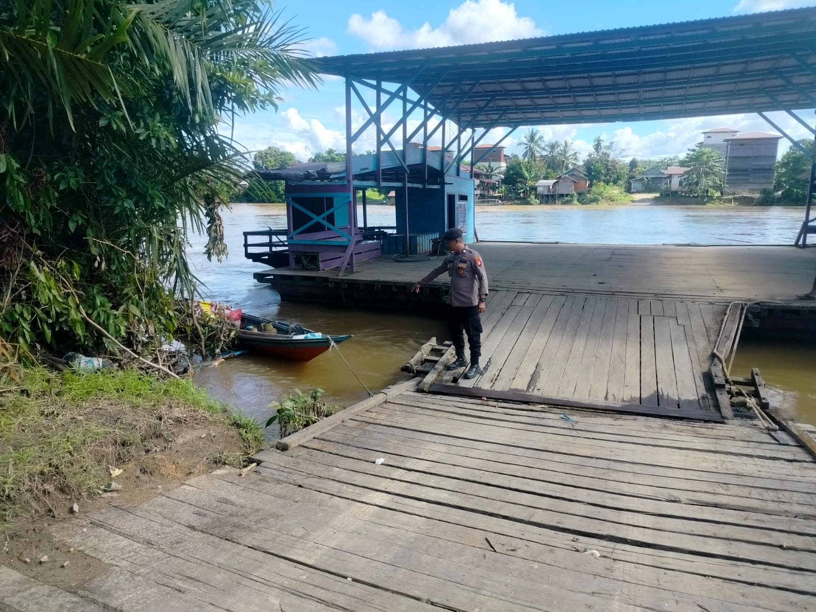 Polsek Marikit Pantau Elevasi Air DAS Katingan Stabil dan Tidak Mengkhawatirkan