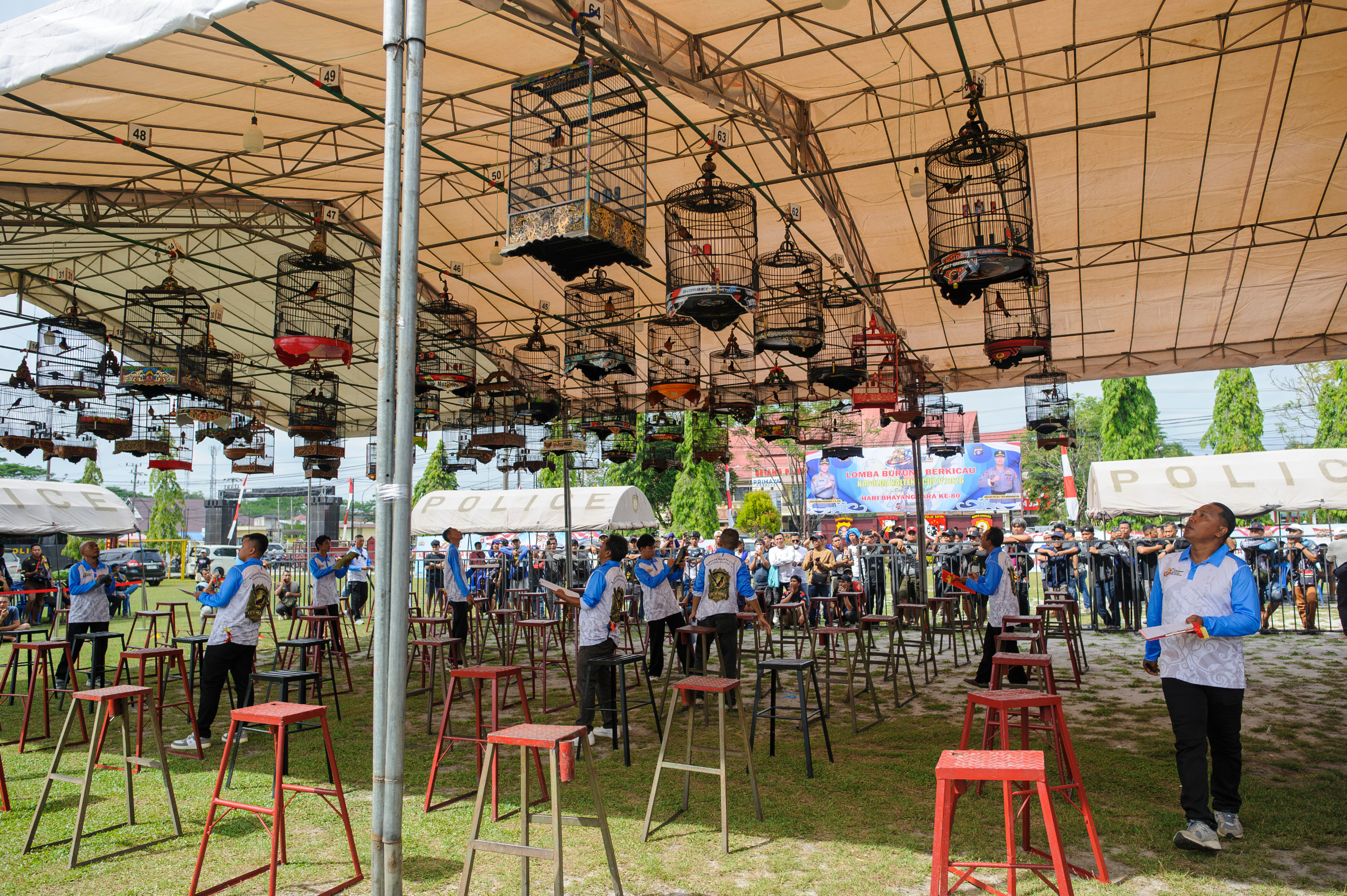 Diikuti Peserta se-Kalimantan, Wakapolda Buka Festival Lomba Burung Kapolda Kalteng Cup V