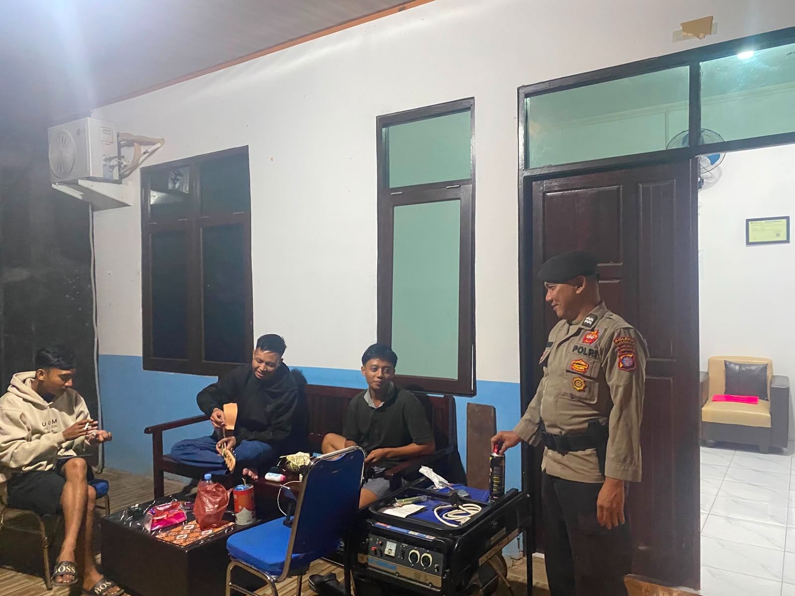 Sambangi Masyarakat, Polsek Bulik Perkuat Kemitraan dan Jaga Kamtibmas pada Malam Hari