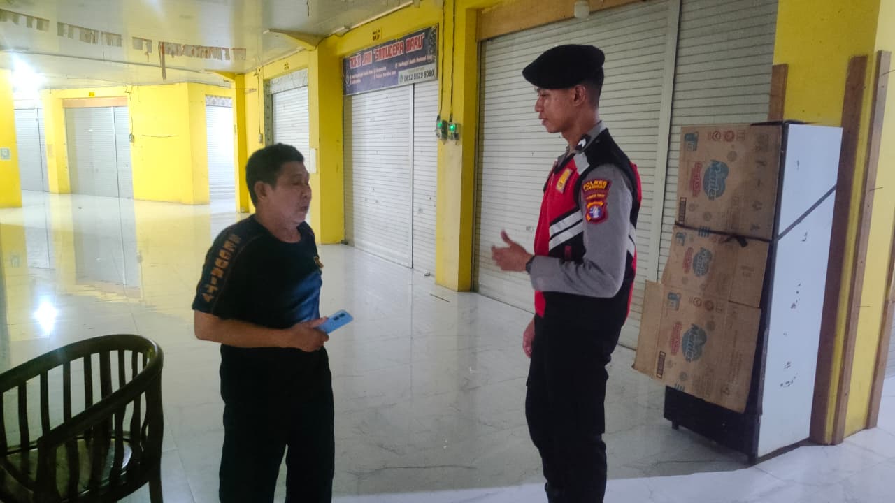 Patroli Dialogis di Pasar Induk, Sat Samapta Polres Lamandau Perkuat Kemitraan dan Jaga Kamtibmas