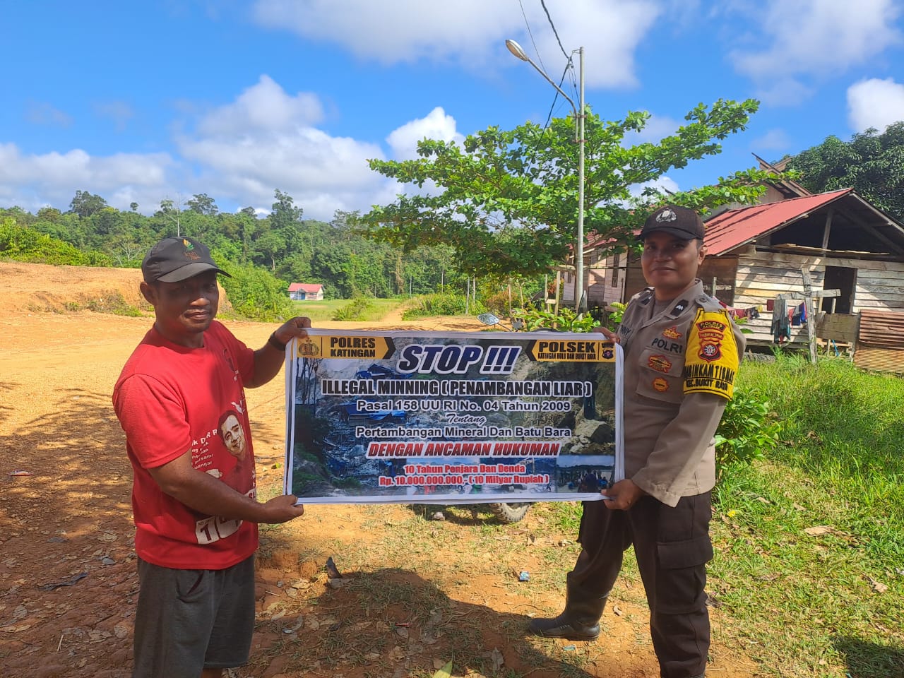 Upaya pencegahan Penambangan Emas Tanpa Ijin (PETI) di Kecamatan Katingan Hulu dan Bukit Raya, Bhabinkamtibmas sosialisasi kepada masyarakat.