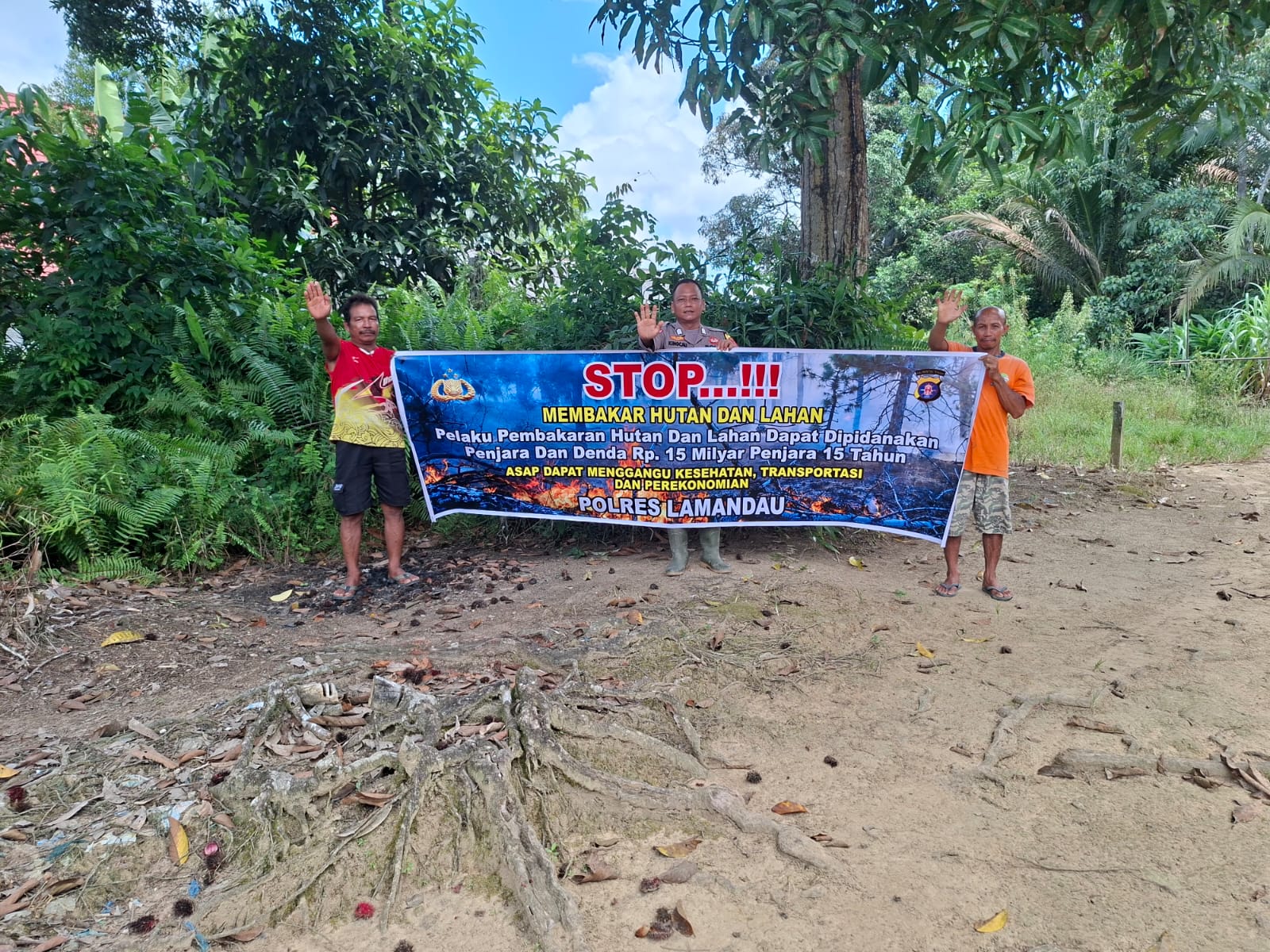 Cegah Karhutla, Bhabinkamtibmas Polsek Bulik Gencarkan Sosialisasi kepada Warga Desa Sungai Mentawa