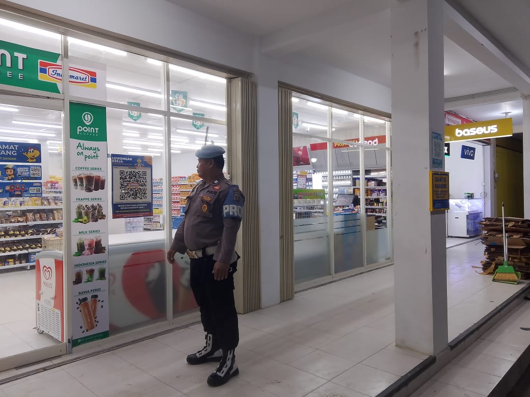 Patroli Pertokoan pada Malam Hari, Polsek Bulik Perkuat Pengamanan Kawasan Perdagangan