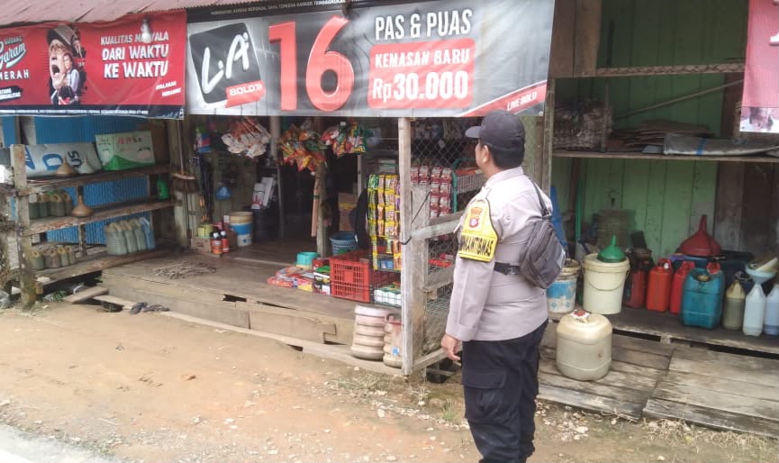 Dukung Pelaku Usaha Lokal, Polsek Delang Sambangi Tempat Usaha Milik Warga
