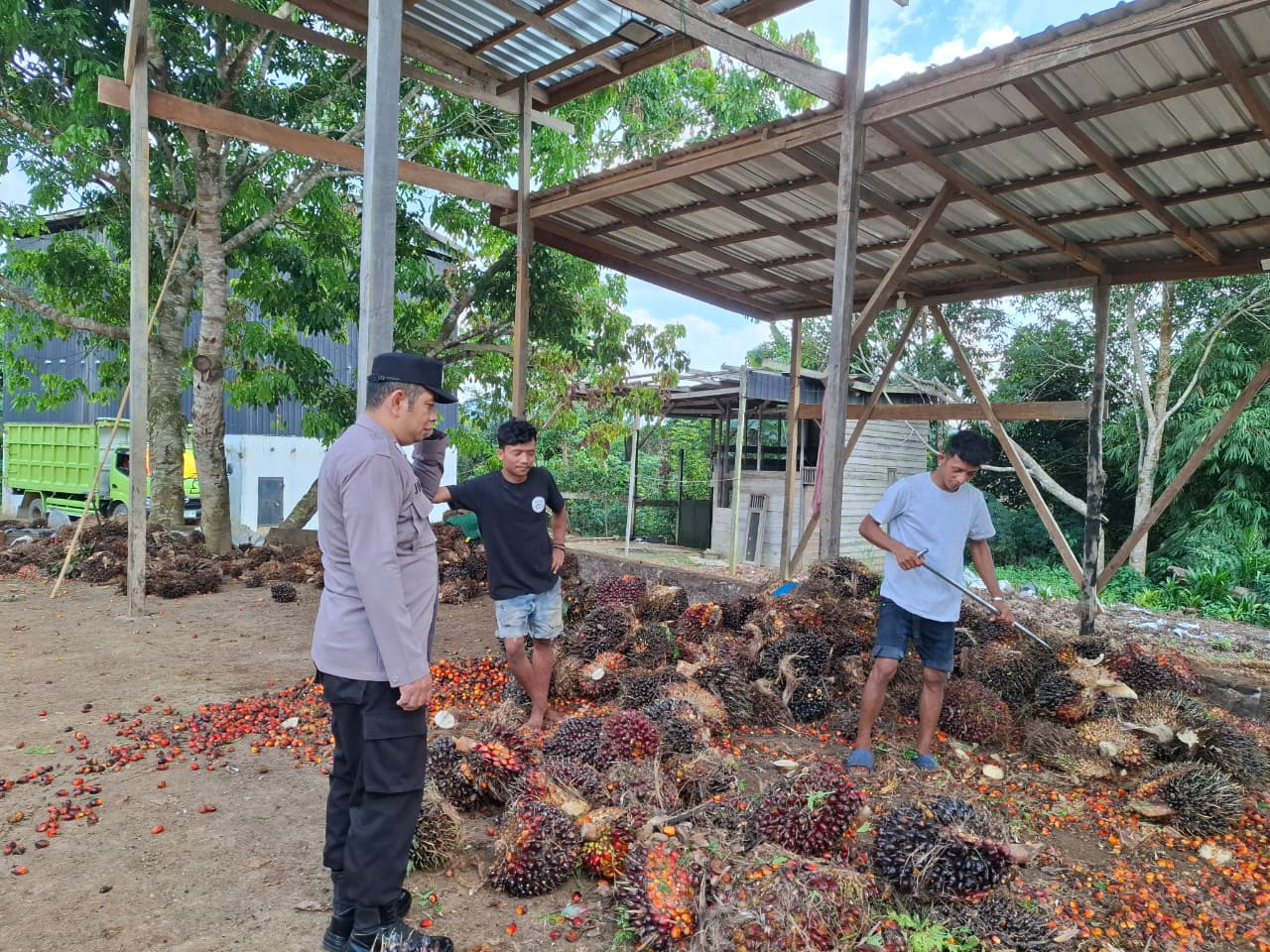 Patroli Peron, Polsek Lamandau Tingkatkan Pengawasan dan Jaga Kamtibmas