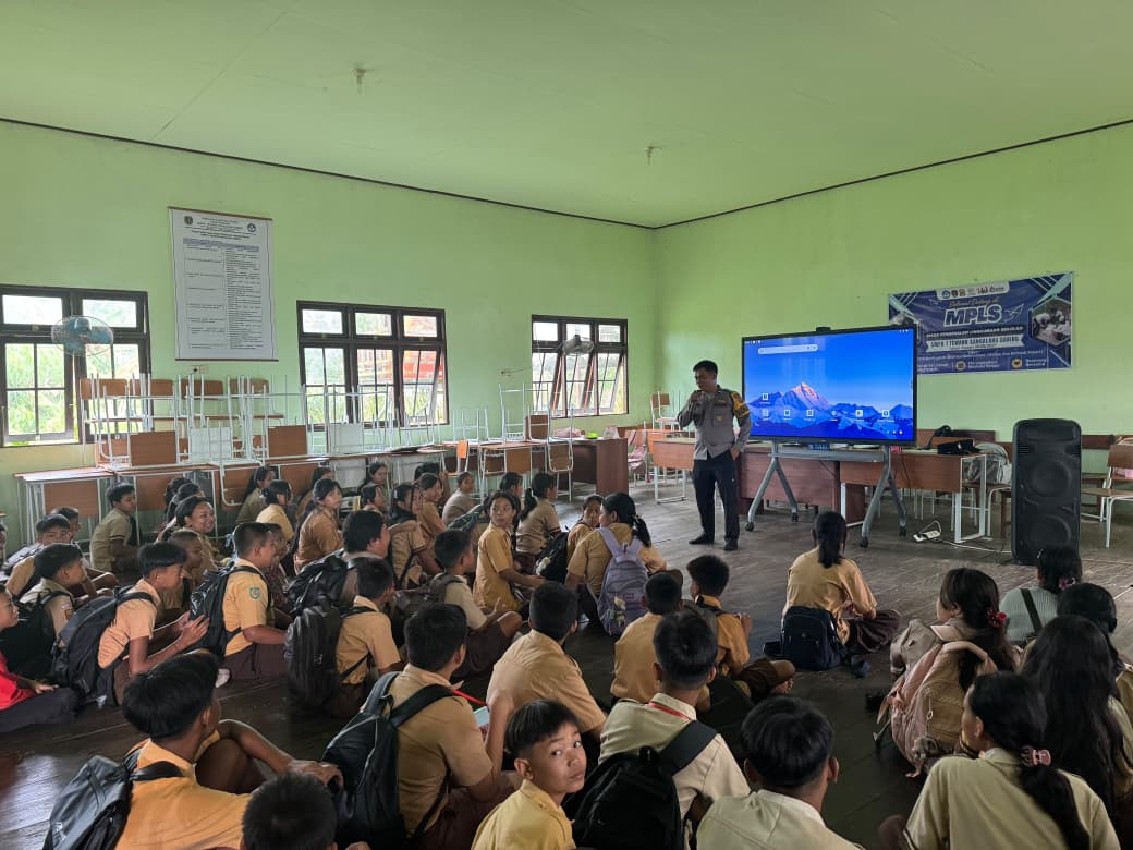Ancaman Narkoba Mengintai, Polsek Tewang Sangalang Garing dan Pulau Malan Sampaikan Sosialisi Pencegahannya Pada Kegiatan MPLS