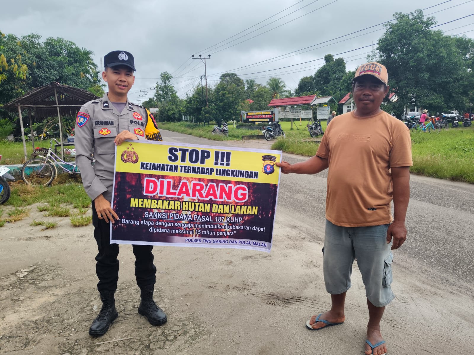 Ciptakan lingkungan sehat Polsek Tws Garing dan Pulau Malan sosialisasi Stop Karhutla.