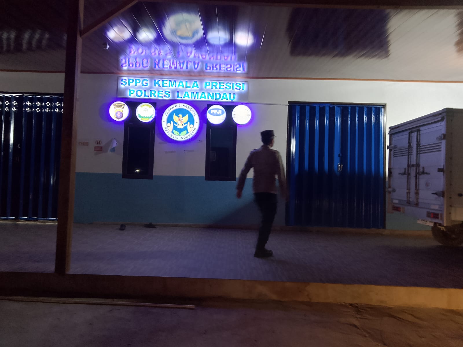 Patroli Malam, Polsek Bulik Monitoring SPPG untuk Pastikan Keamanan Fasilitas Tetap Terjaga