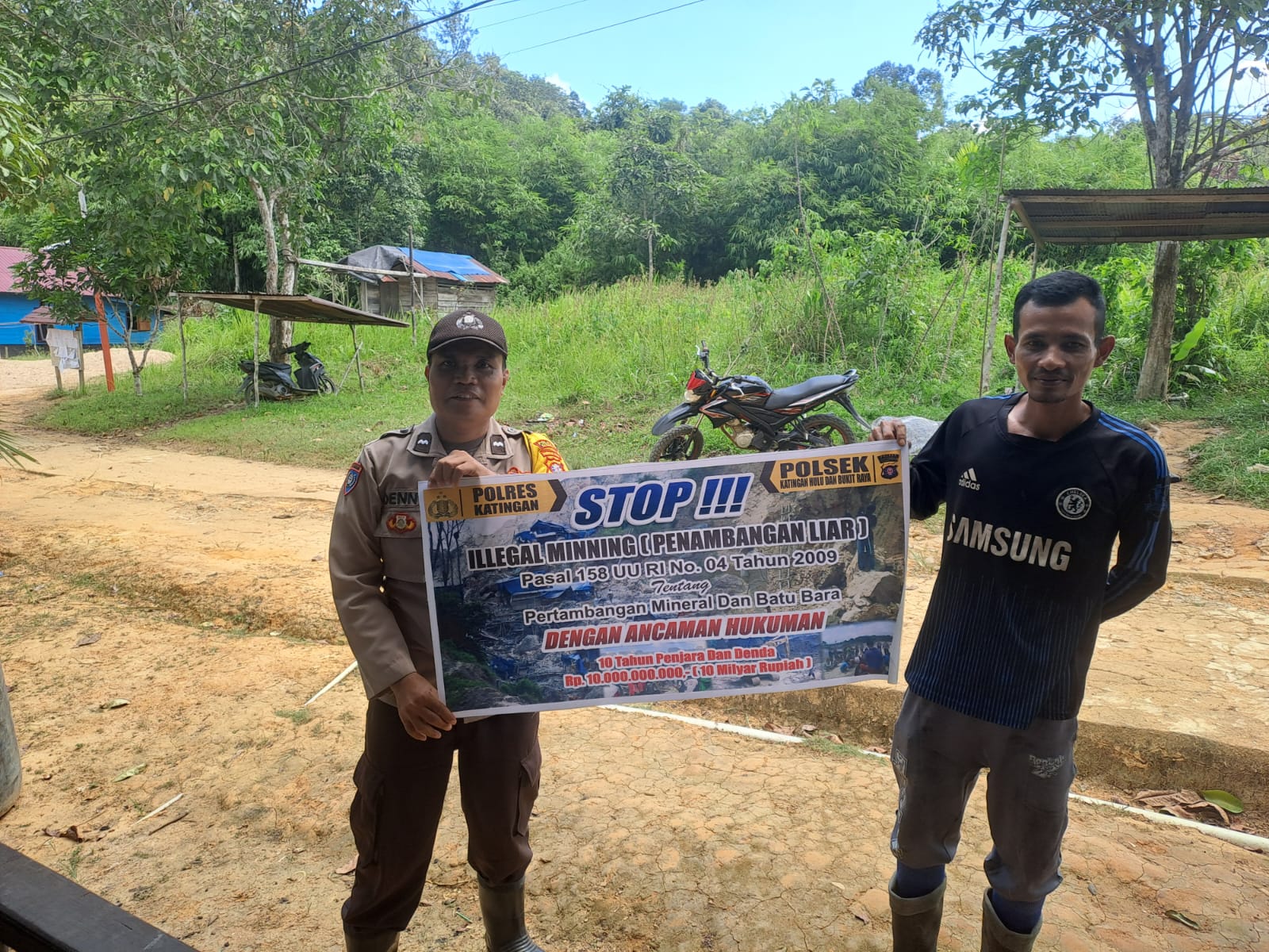 Upaya pencegahan Penambangan Emas Tanpa Ijin (PETI) di Kecamatan Katingan Hulu dan Bukit Raya, Bhabinkamtibmas sosialisasi kepada masyarakat.