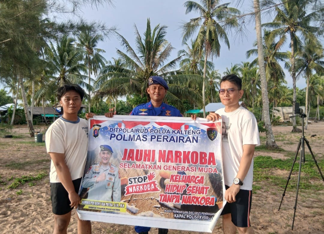 Personel KP XVIII-1010 Ditpolairud Polda Kalteng Edukasi Masyarakat Pesisir untuk Menjauhi Narkoba Demi Menyelamatkan Generasi Muda