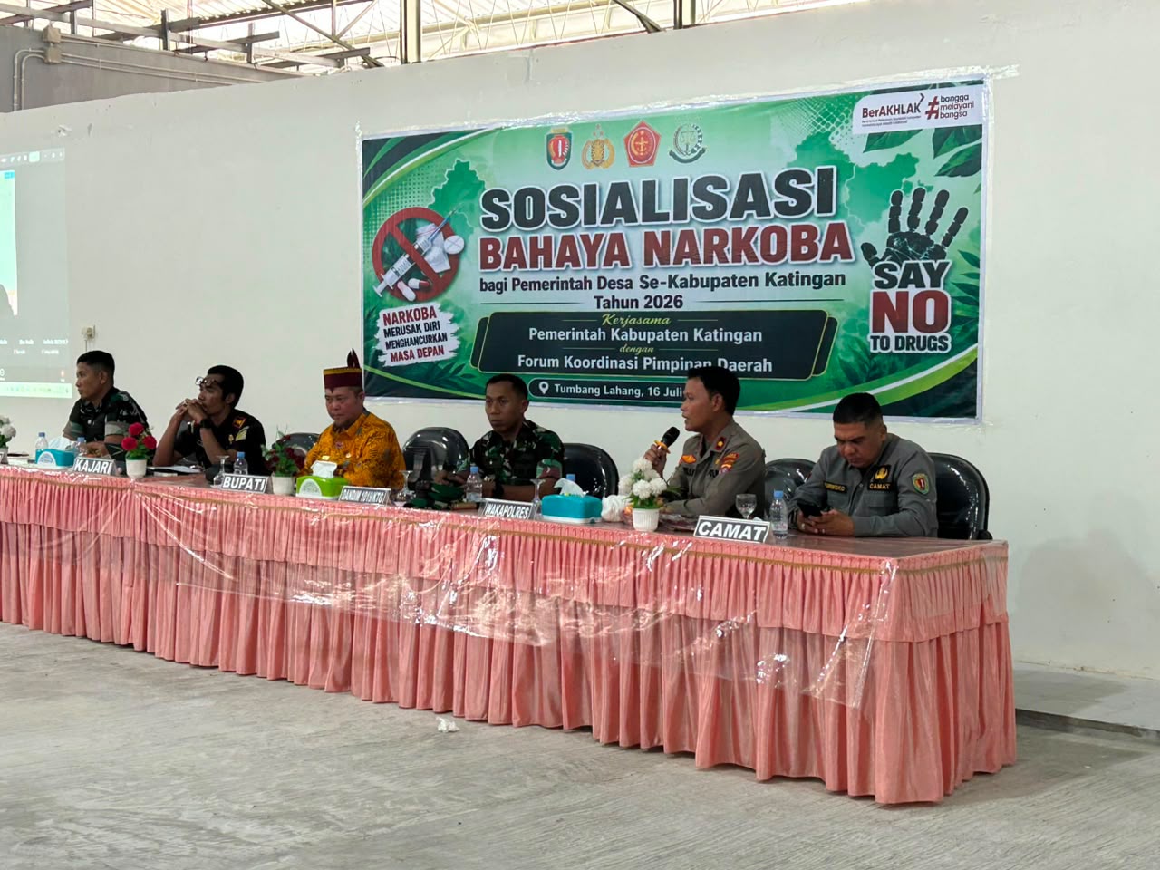 Wakapolres Katingan Hadiri Sosialisasi Bahaya Narkoba bagi Pemerintah Desa Se-Kabupaten Katingan