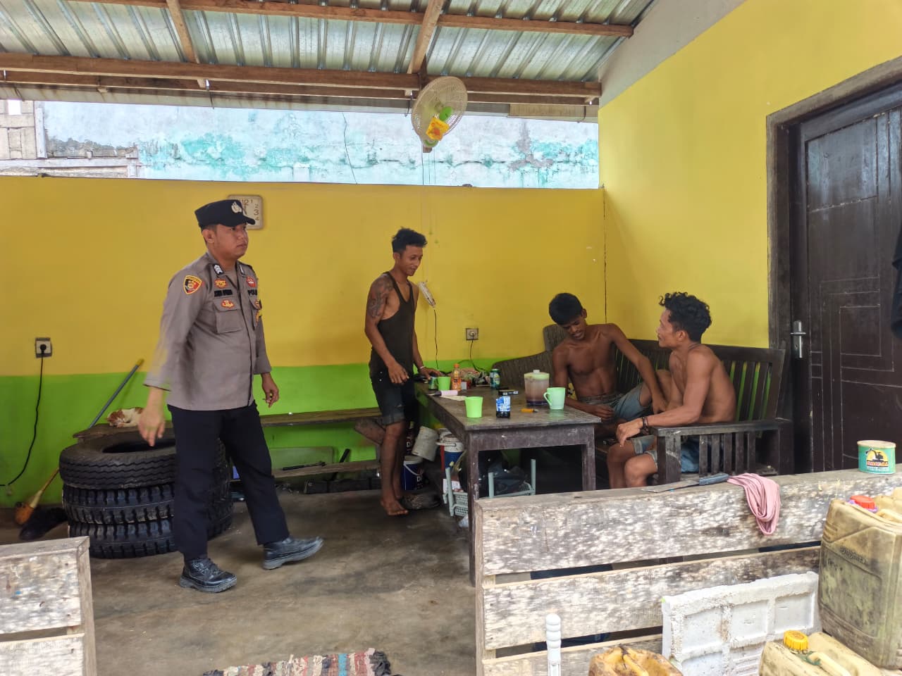 Polsek Lamandau Laksanakan Patroli Dialogis Bersama Masyarakat, Perkuat Sinergi Kamtibmas