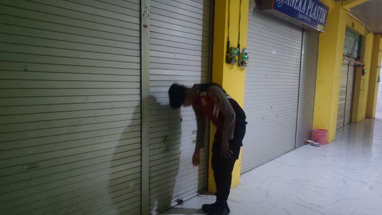 Sat Samapta Polres Lamandau Monitoring Pasar Induk, Pastikan Aktivitas Masyarakat Berjalan Aman