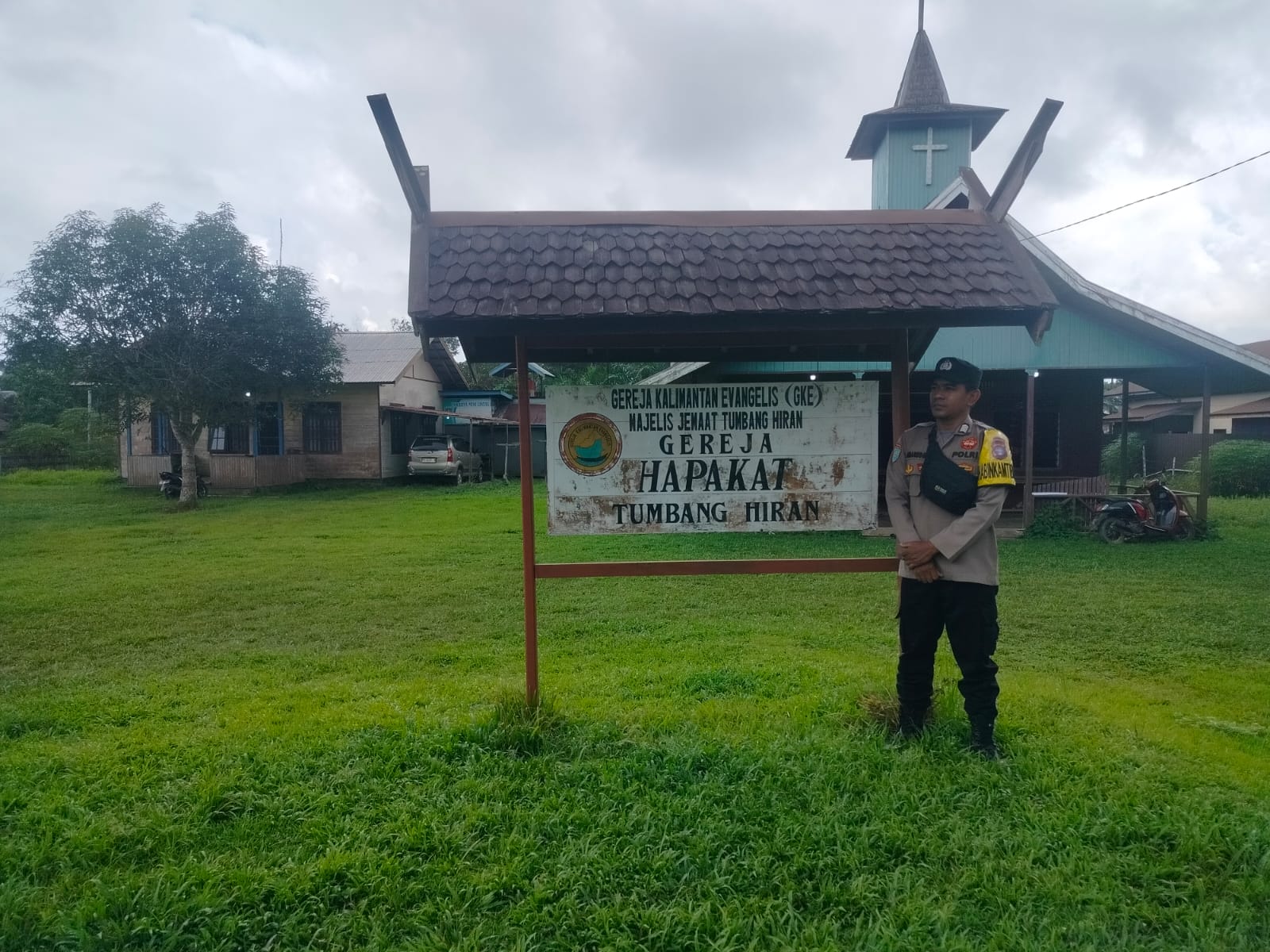 Siaga Pengamanan, Polsek Marikit Pastikan Ibadah Minggu Berjalan Kondusif