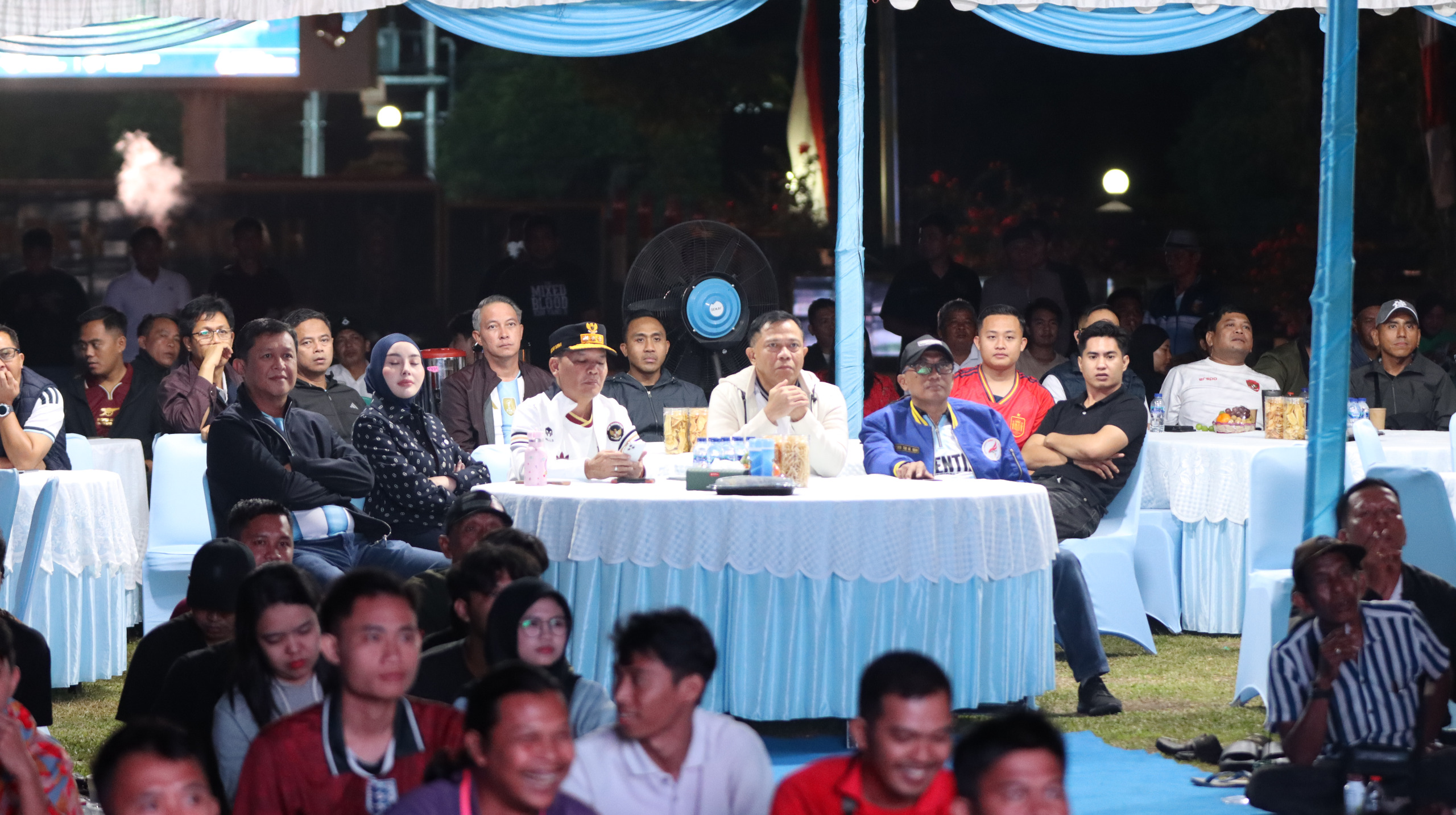 Ribuan Warga Padati Mapolda Kalteng Nobar Final Piala Dunia 2026 Argentina vs Spanyol