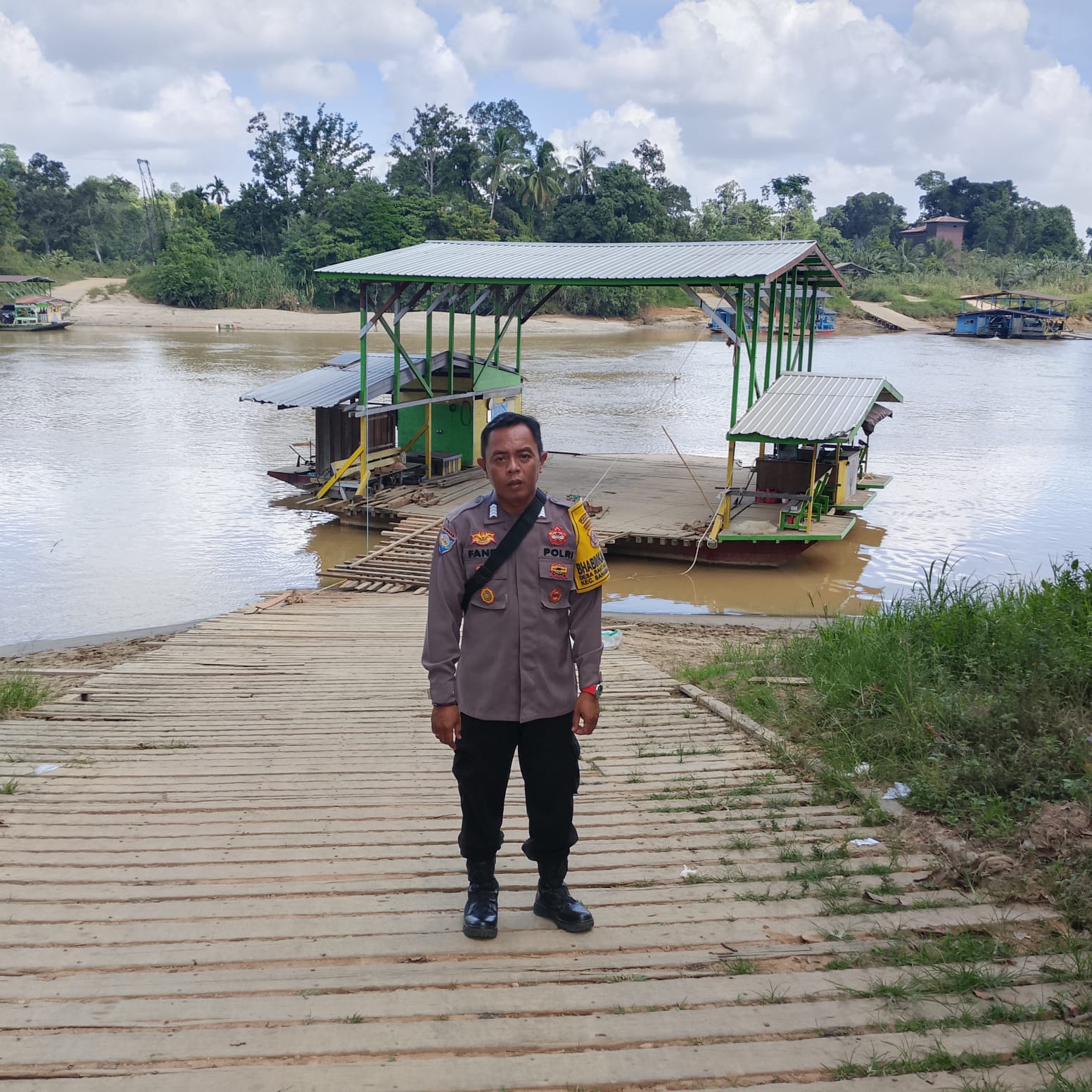 . Piket Polsek Sanaman Mantikei Rutin Cek Debit Air