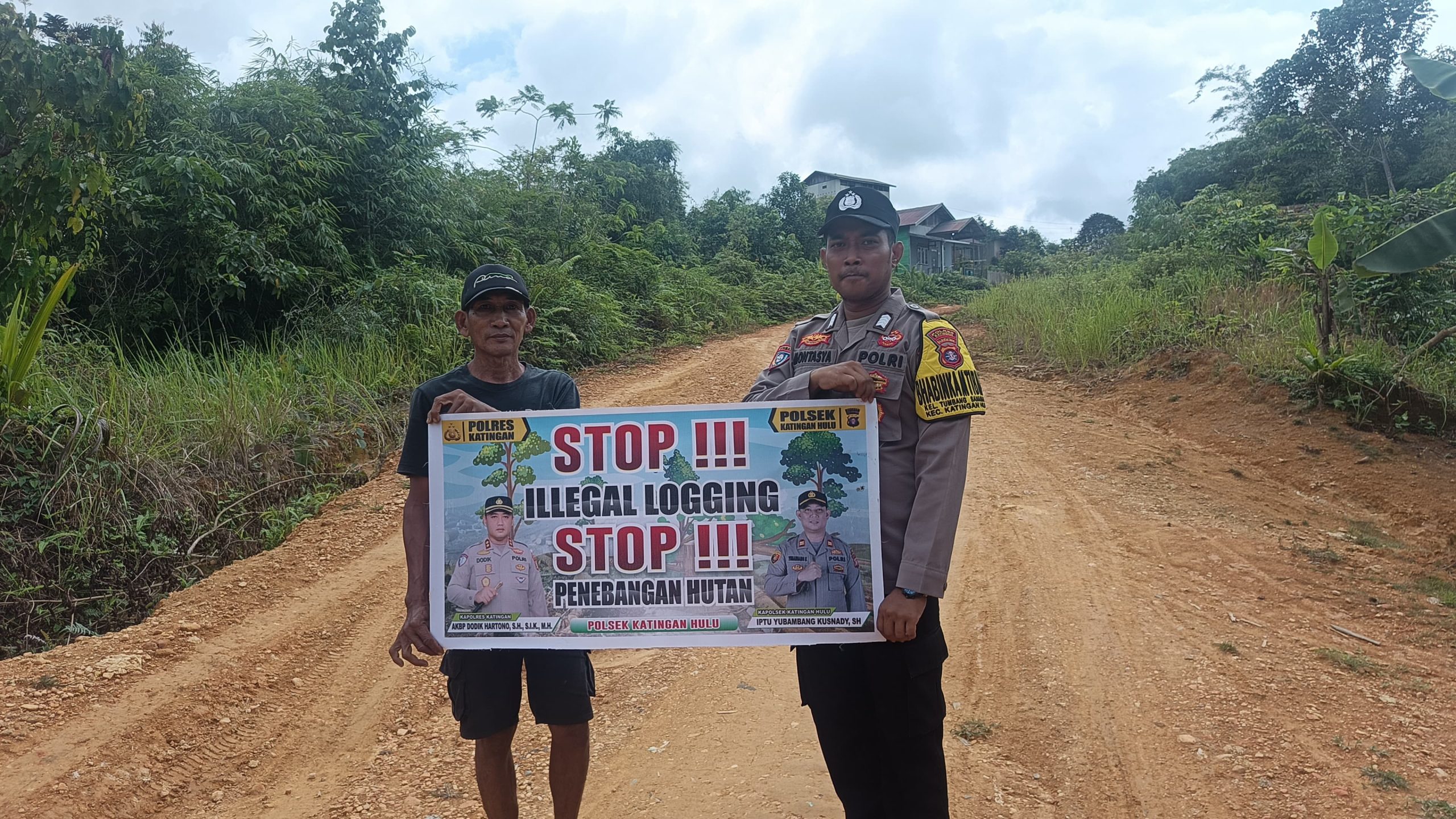 Upaya Pencegahan Penebangan Hutan secara Liar (Ilegal Logging), Bhabinkamtibmas sosialisasi kepada masyarakat.