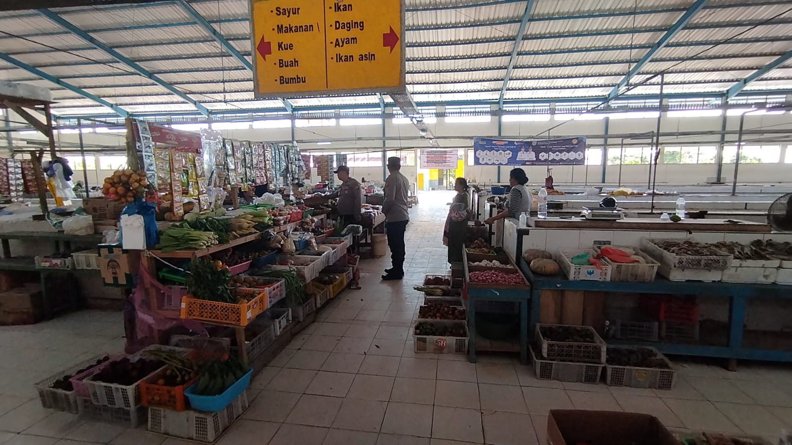 Polsek Bulik Monitoring Pasar Induk, Pastikan Aktivitas Masyarakat Berjalan Aman dan Lancar