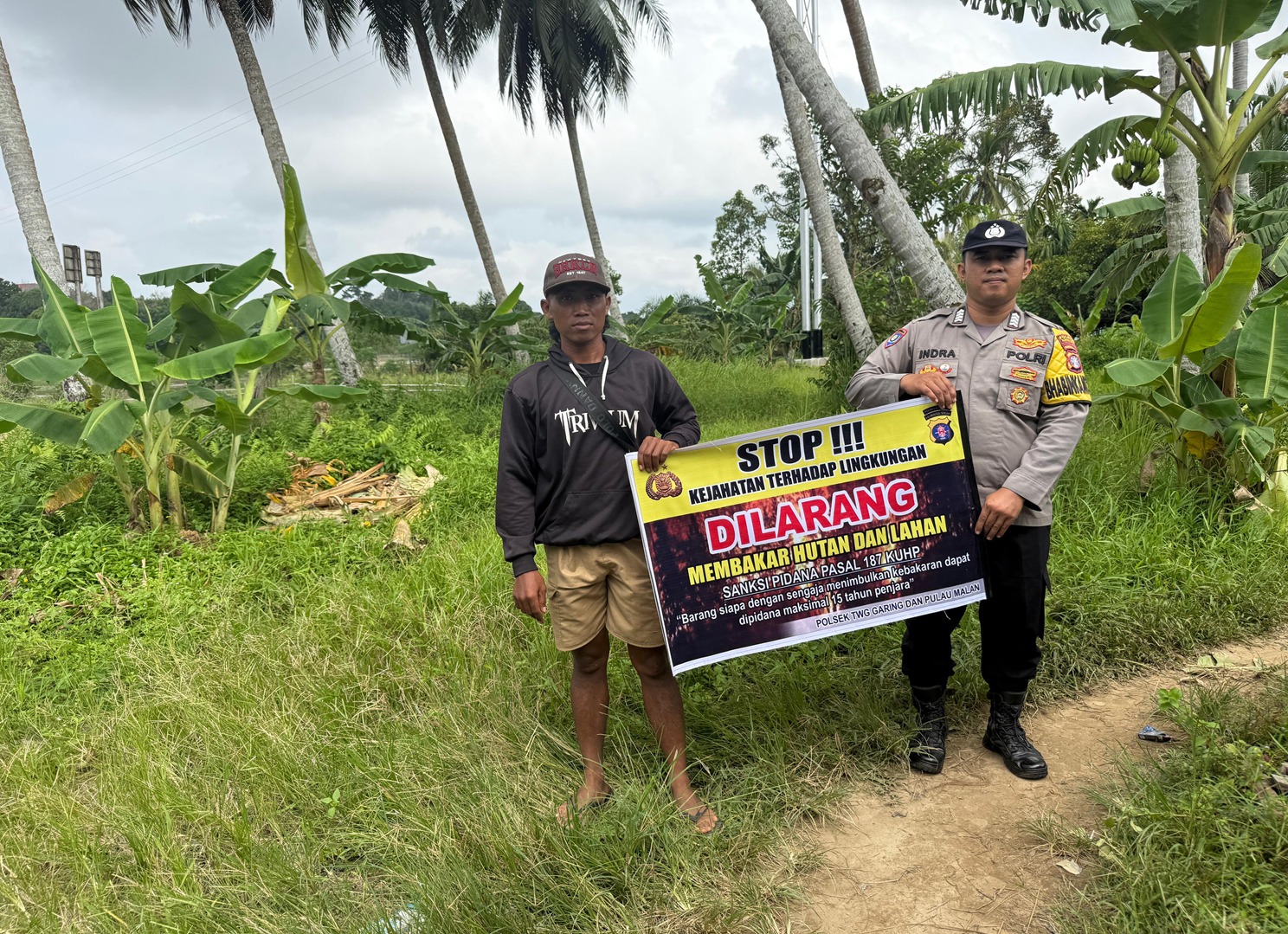 Bhabinkamtibmas Piket Polsek Tws Garing dan Pulau Malan terus sosialisasi Stop Karhutla kpd Masyarakat.