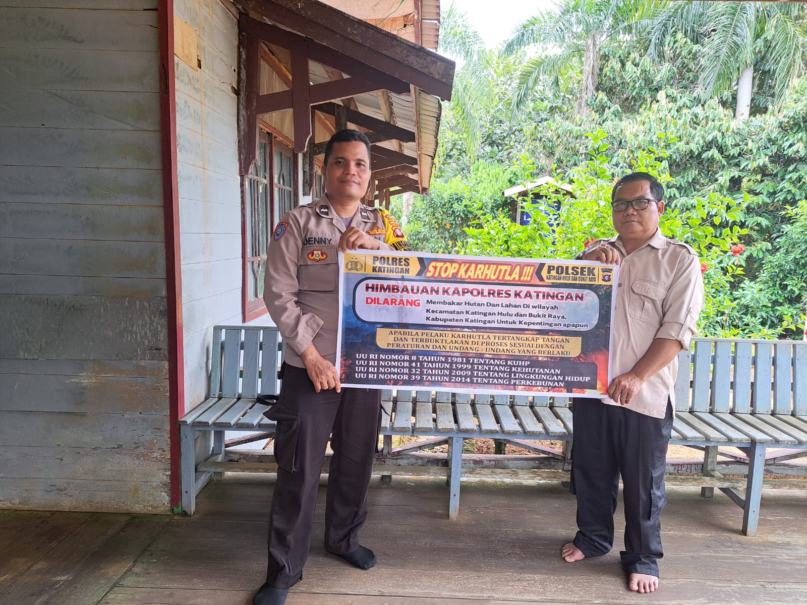 Upaya Pencegahan Kebakaran Hutan dan Lahan di Kecamatan Katingan Hulu dan Bukit Raya, Bhabinkamtibmas sosialisasi kepada masyarakat.
