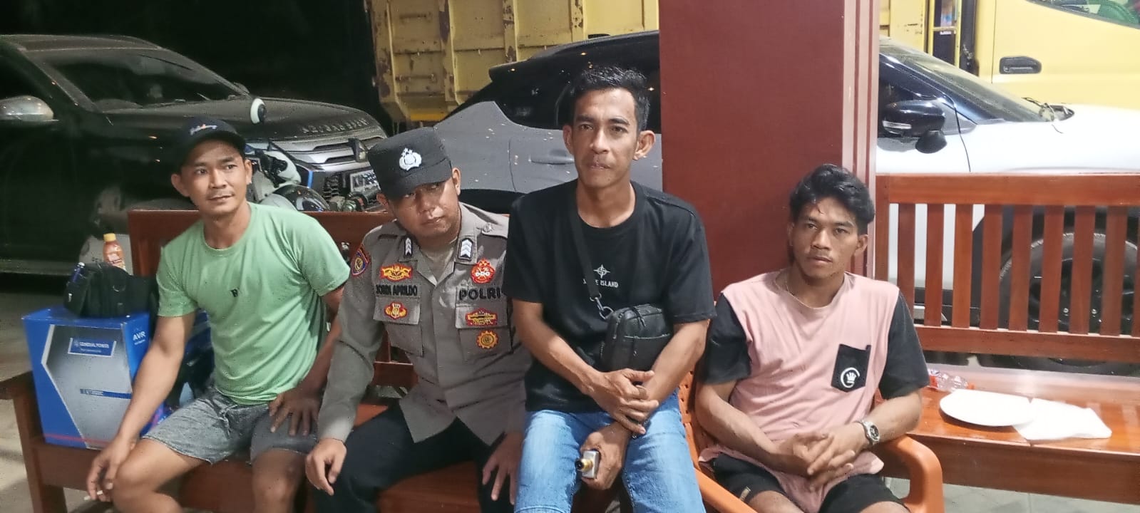Polsek Lamandau Sambangi Masyarakat pada Malam Hari, Pererat Kemitraan dan Jaga Kamtibmas